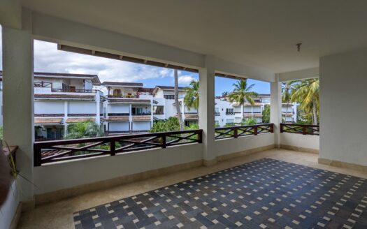 Spacious condo with rooftop terrace