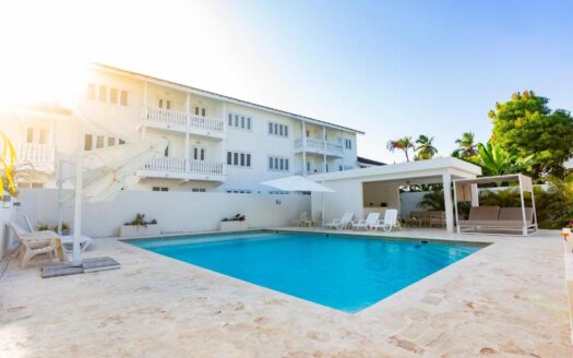 New modern condo close to the beach