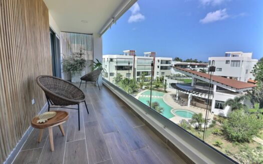 High-end Penthouse in Premier Coastal Community