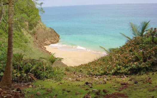 Land in Coson with private beach access