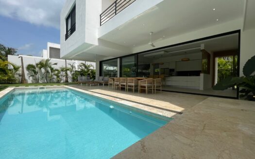 Exceptional 4-BR villa close to Las Ballenas beach