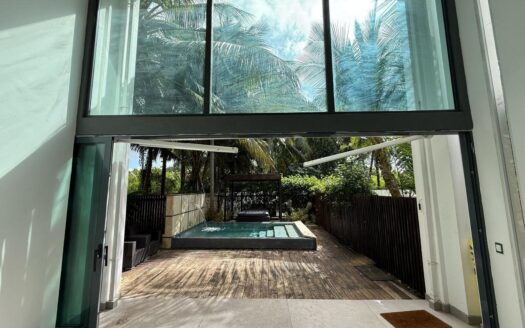 Spacious 4-BR Condo in a beachfront community