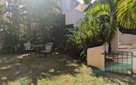 Hilltop property with ocean view and close to town