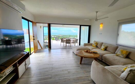 Oceanview 4BR villas in a central residence above the town