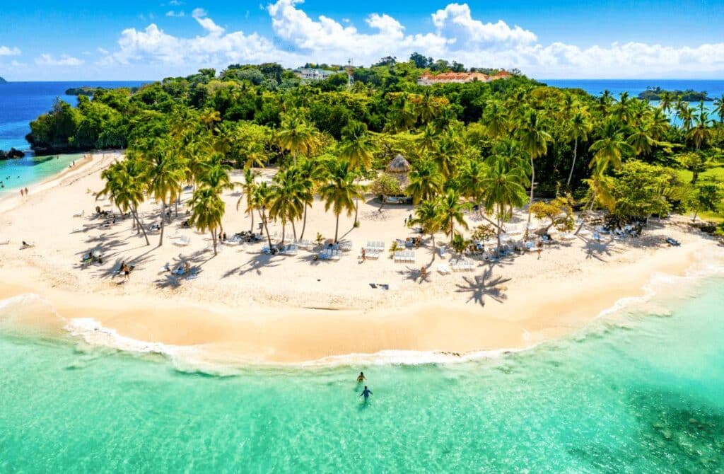 Luxury resort on Cayo Levantado Island (Bacardi Island), surrounded by palm trees and turquoise waters, Dominican Republic.