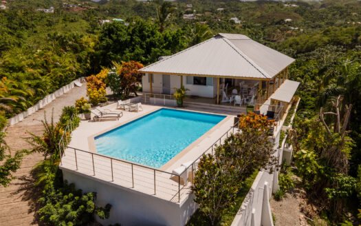 Hilltop villa with amazing view