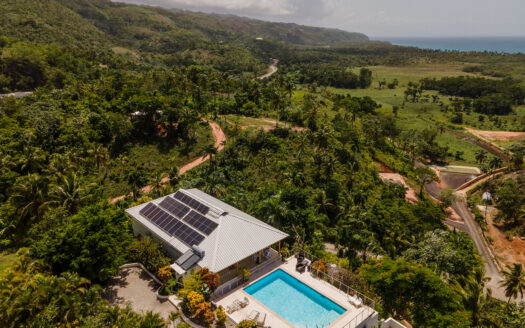 Hilltop villa with amazing view