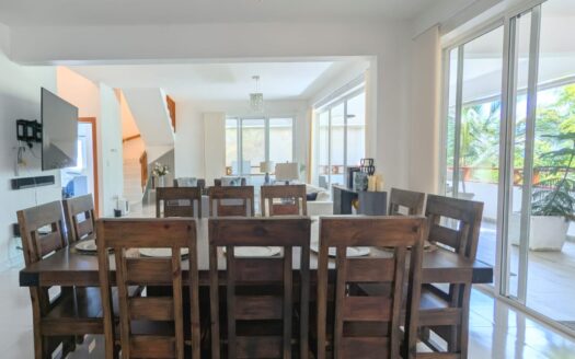 Elegant 3BR Penthouse with Panoramic Mountain Views