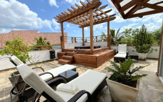 Elegant 3BR Penthouse with Panoramic Mountain Views