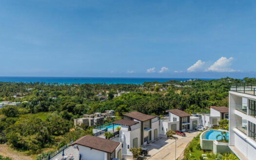 2-BR Condo with Panoramic Ocean Views in Playa Bonita