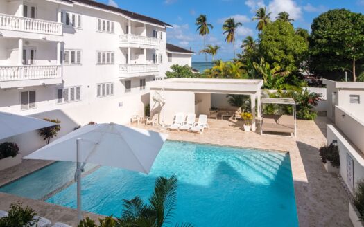 2BR condo at 70 meters from popy beach