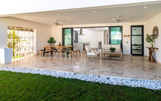 2BR condo at 70 meters from popy beach