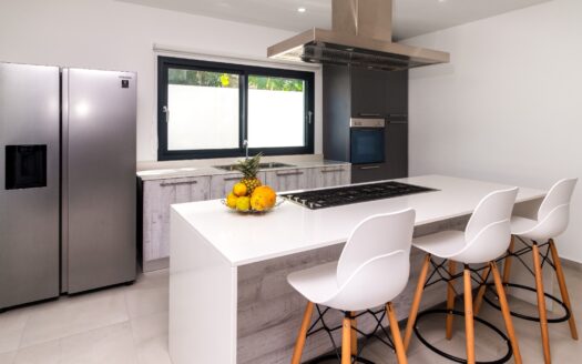 2BR condo at 70 meters from popy beach