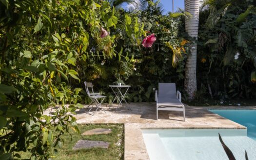 3-Bedroom Villa Steps from Bonita Beach